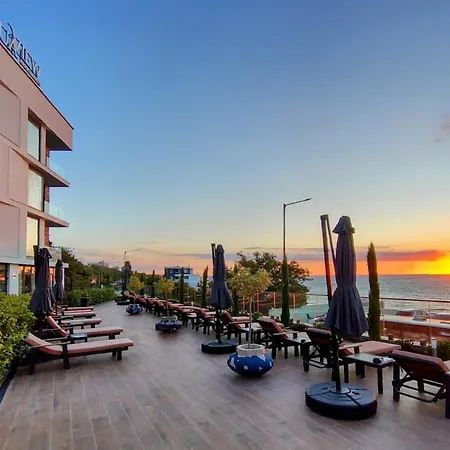 Wave & Wellness Апартаменты *