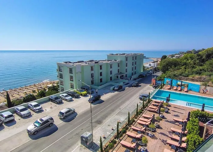 Апартамент Wave & Wellness Варна