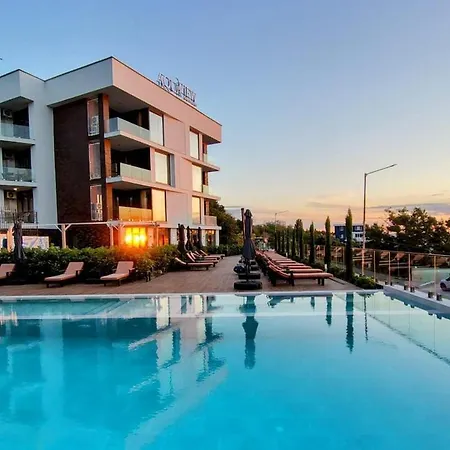 Apartment Wave & Wellness Free Parking *