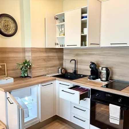 Apartment Wave & Wellness Free Parking