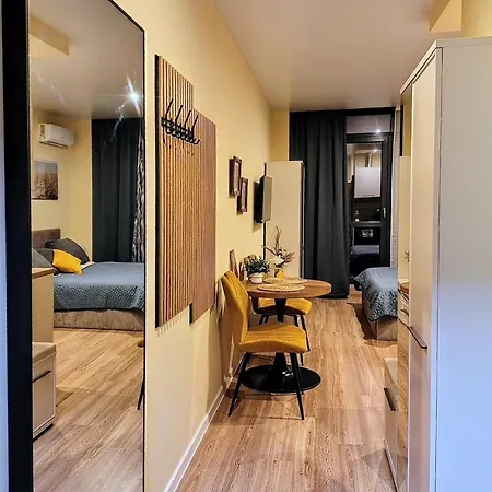Wave & Wellness Free Parking Apartment