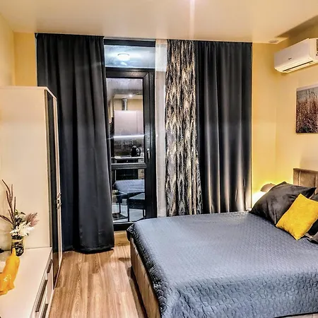 Wave & Wellness Free Parking Apartment